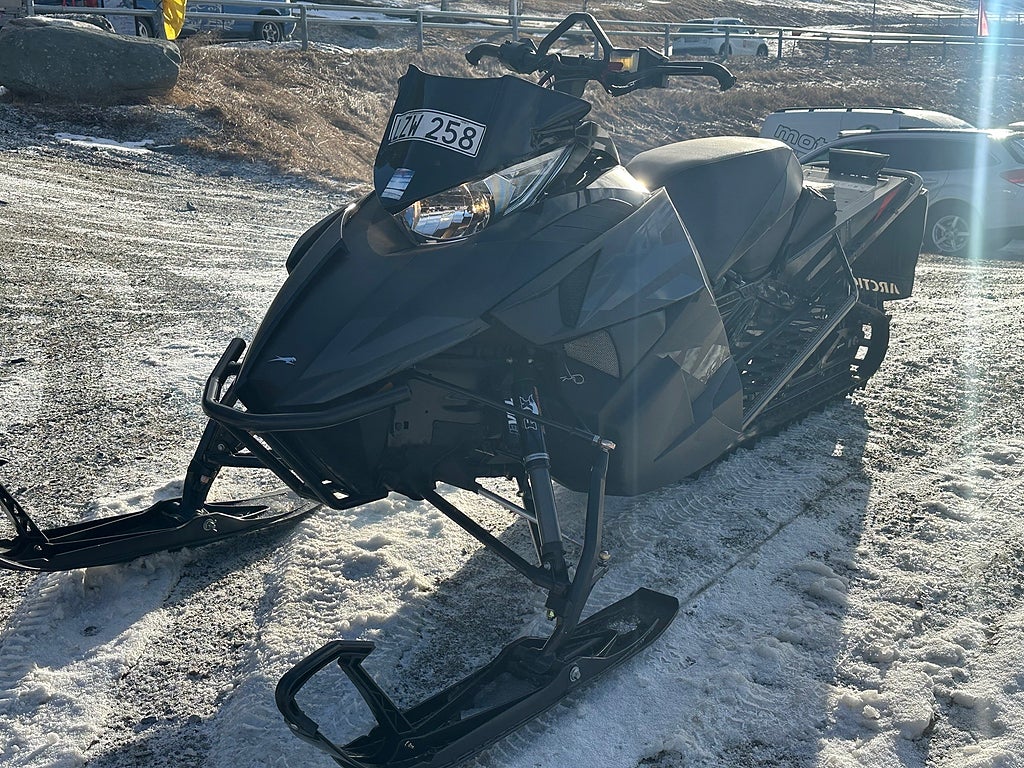 Arctic Cat XF 8000 HC