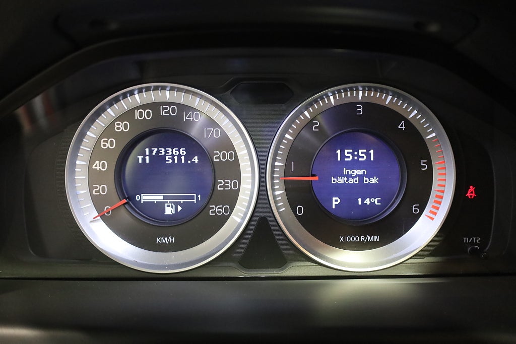 Volvo V70 D4 Geartronic Momentum Drag värmare Läder Blåtand 2013