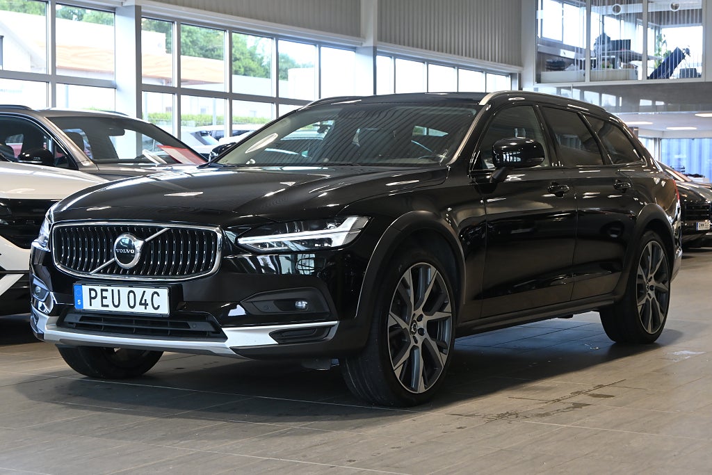 Volvo V90 Cross Country D5 AWD Pano 21tum B&O Massage Ventilerade stolar Drag 