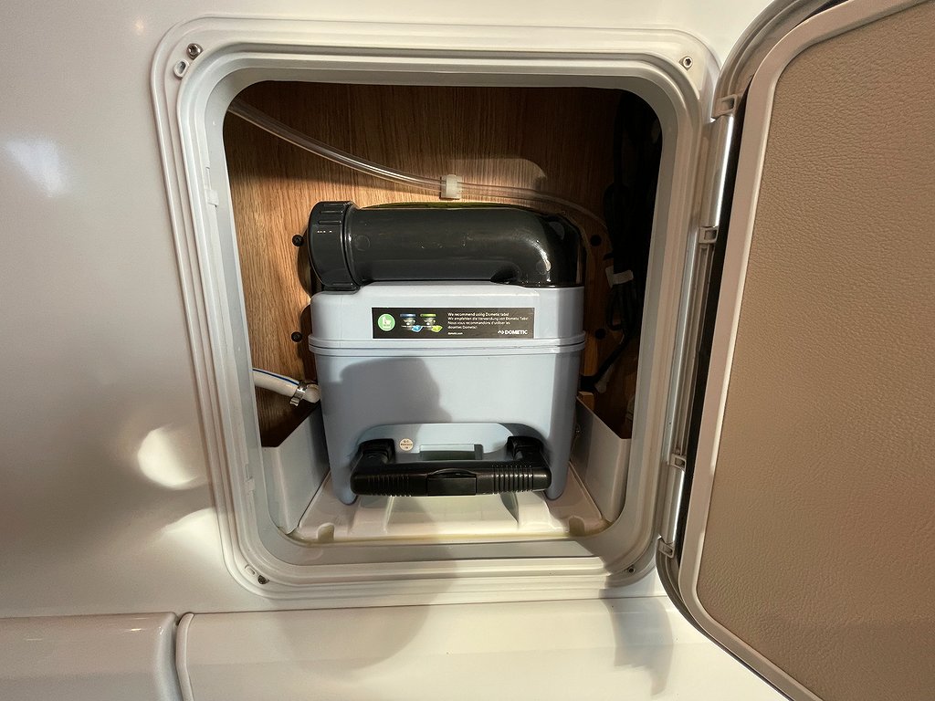 Knaus Sky TI 700 MEB /Hyd-stöd/AC bodel/Solcell/Badrum bak - Knaus