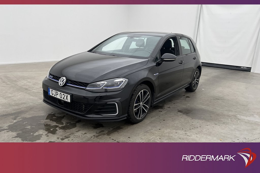 Volkswagen Golf GTE 204hk Cockpit Sensorer CarPlay Adap-fart