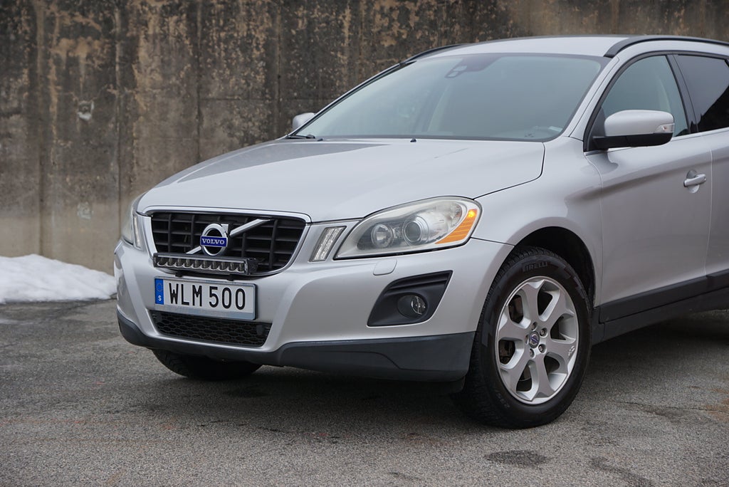 Volvo XC60 D5 AWD Geartronic|Drag|Kupevärmare|PDC|