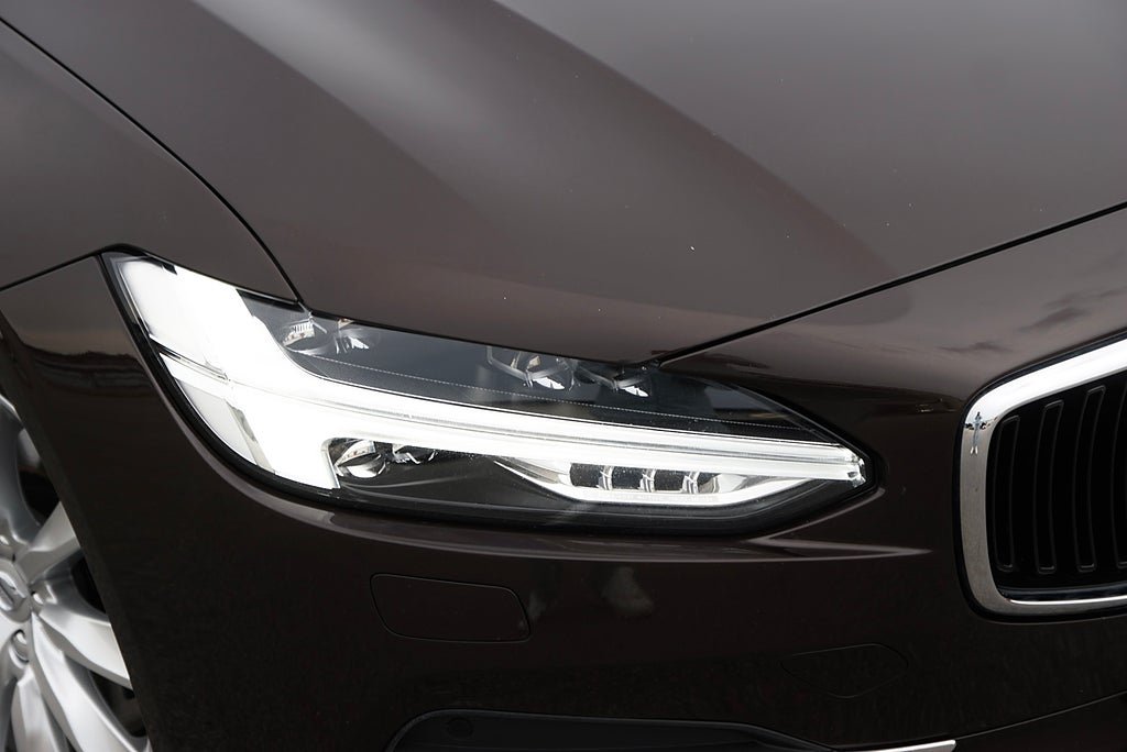 Volvo V90 T8 Recharge AWD Momentum Advanced|Drag|Värmare|B-Kamera