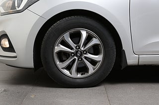 Halvkombi Hyundai i20 8 av 25