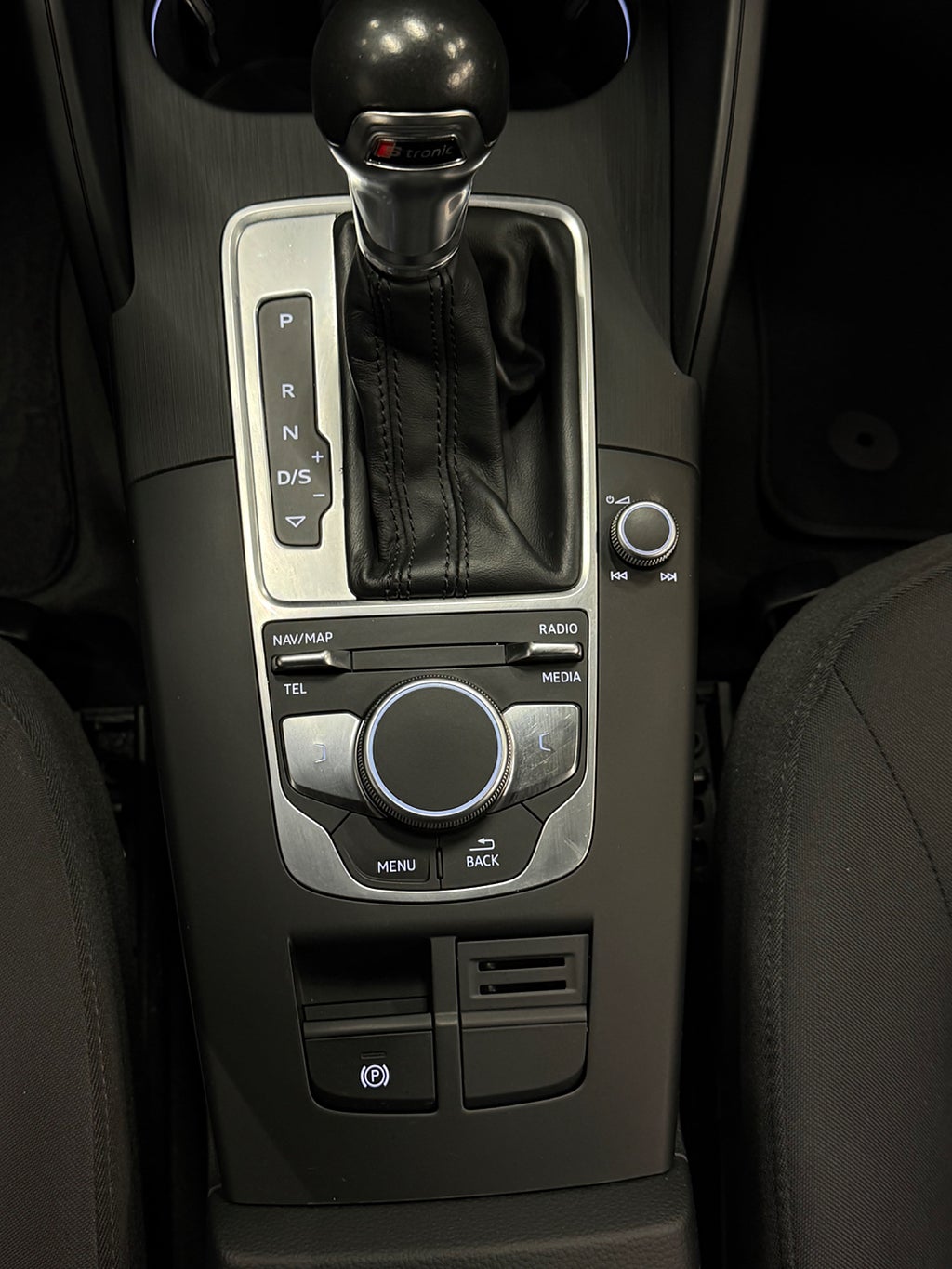 Audi A3 Sportback 1.0 TFSI S Tronic Comfort 1 Ägare - miniatyr 17