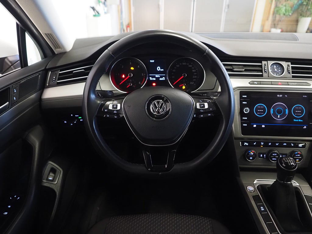 Volkswagen Passat Sportscombi 1.6 TDI 120hk Drag D-Värmare Kamera 2018